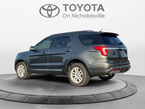 Used 2019 Ford Explorer XLT w/ Equipment Group 202A AWD/4WD image 3