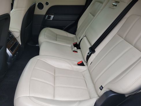 Used 2019 Land Rover Range Rover Sport HSE image 13
