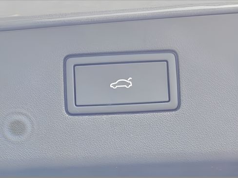 Certified 2025 Volkswagen Tiguan SE AWD/4WD image 27