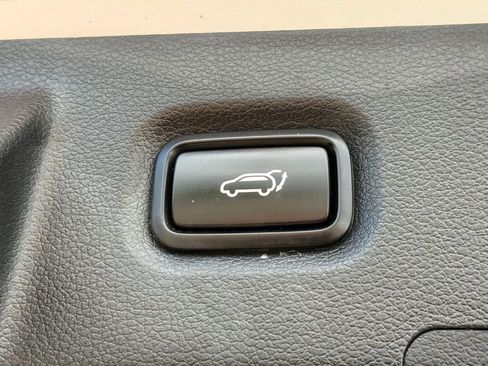 Used 2019 Hyundai Santa Fe Limited FWD image 16