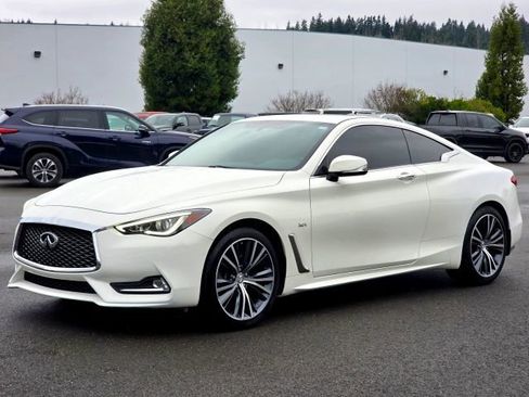 Used 2017 INFINITI Q60 3.0t w/ Premium Plus Package 3.0T image 3