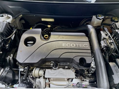 Used 2018 Chevrolet Equinox Premier image 32