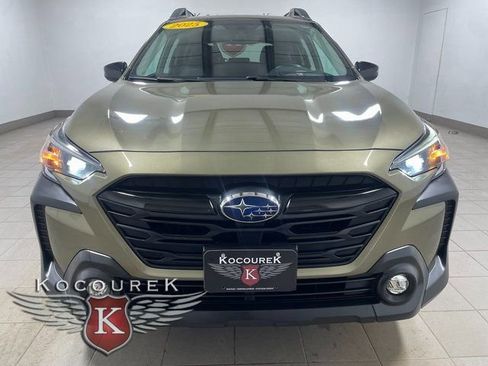 Used 2025 Subaru Outback Onyx Edition image 2