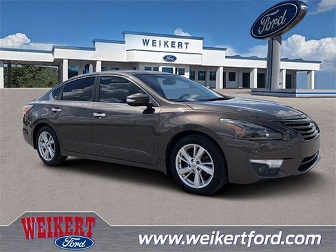 Used 2015 Nissan Altima 2.5 SV w/ Convenience Package image 1