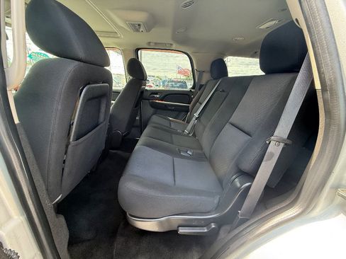 Used 2011 GMC Yukon SLE w/ Convenience Package AWD/4WD image 6