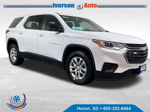 Used 2021 Chevrolet Traverse LS AWD/4WD image 1