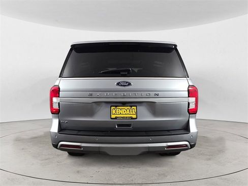 Certified 2024 Ford Expedition XLT image 4