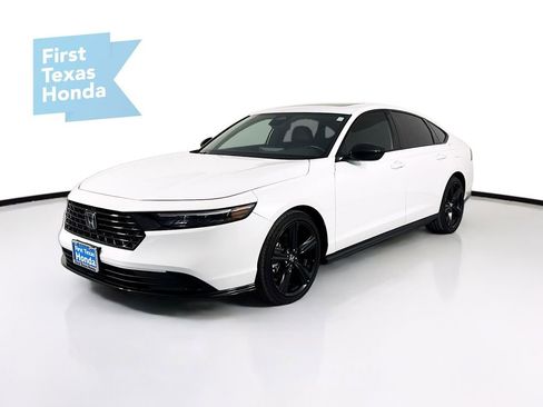 Used 2023 Honda Accord Sport image 3