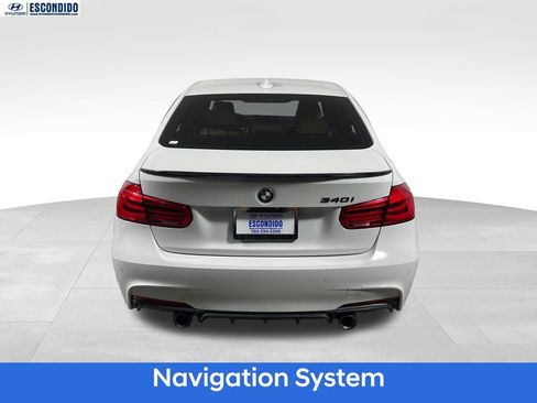 Used 2018 BMW 340i Sedan w/ Premium Package RWD image 4