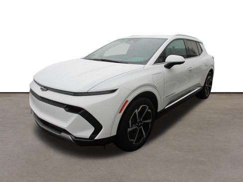 Used 2025 Chevrolet Equinox EV LT w/ Convenience Package image 7