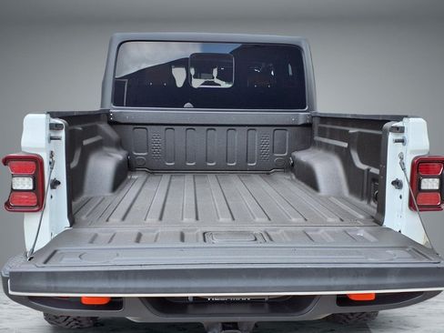 Used 2024 Jeep Gladiator Mojave w/ Convenience Group AWD/4WD image 14
