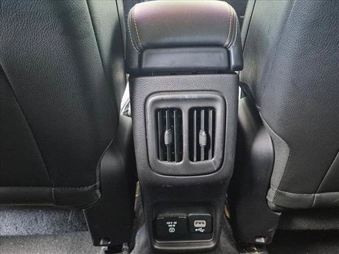 Used 2018 Jeep Compass Latitude w/ Popular Equipment Group AWD/4WD image 17