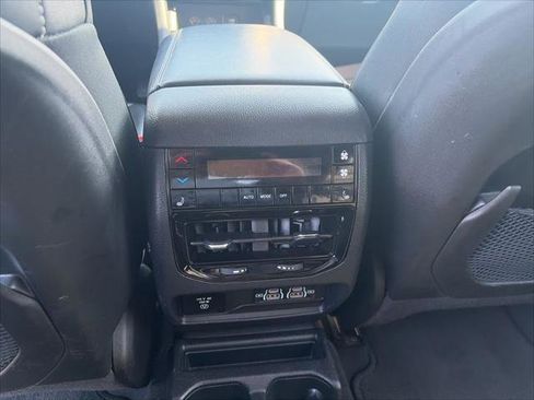 Certified 2023 Jeep Grand Cherokee L Limited AWD/4WD image 16