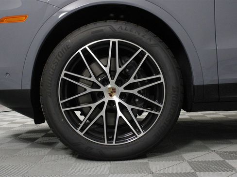 New 2026 Porsche Cayenne image 17