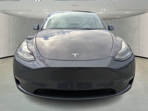 Used 2022 Tesla Model Y Performance image 8