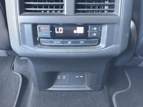 Used 2022 Volkswagen Atlas SE FWD image 16