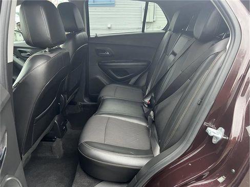Used 2021 Chevrolet Trax LT image 10