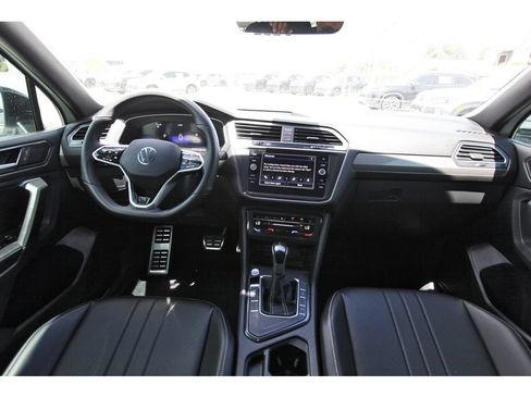 Used 2023 Volkswagen Tiguan SE R-Line FWD image 12