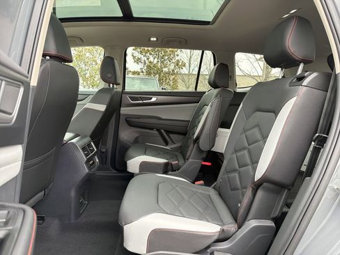 New 2026 Volkswagen Atlas Peak Edition image 14