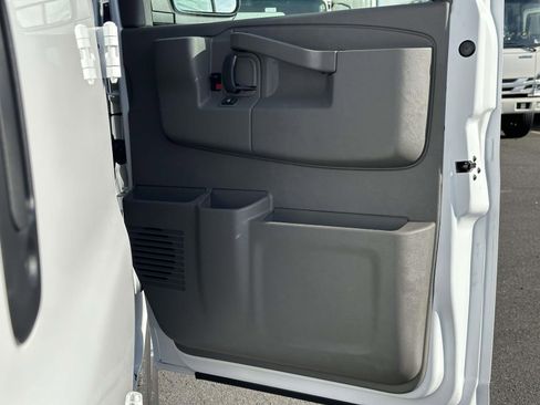 New 2025 Chevrolet Express 2500 w/ Safety Package image 22