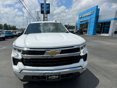 Used 2024 Chevrolet Silverado 1500 LT w/ Safety Package RWD image 3