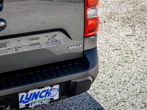 Used 2024 Ford Maverick Lariat w/ Black Appearance Package image 14