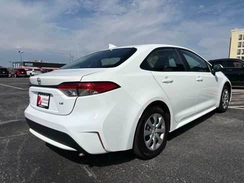 Used 2022 Toyota Corolla LE image 5