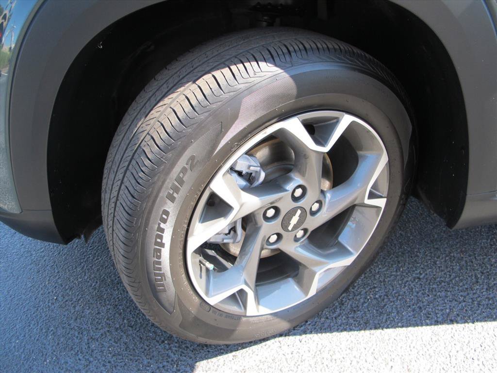 Used 2025 Chevrolet Trax LT w/ Driver Confidence Package FWD image 18