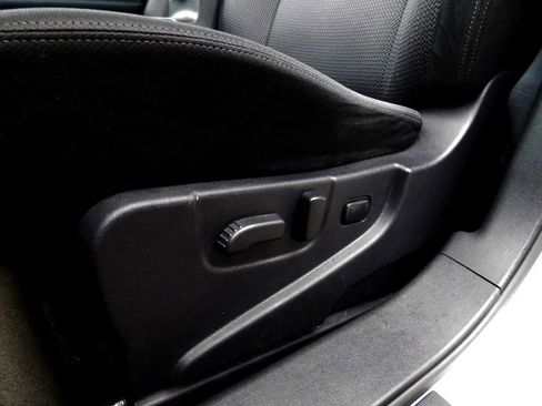 Used 2011 Nissan Rogue SV image 12