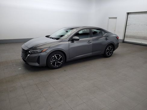 Used 2024 Nissan Sentra SV FWD image 2