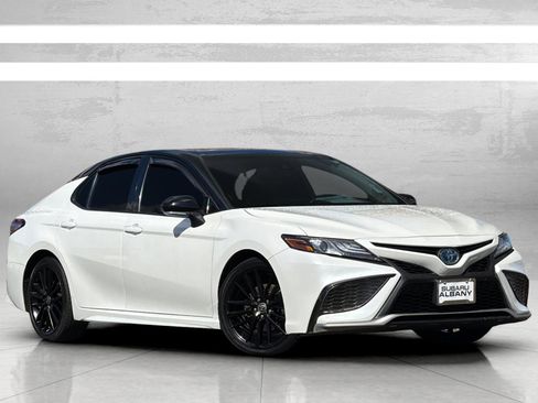 Used 2022 Toyota Camry XSE w/ Navigation Upgrade Package image 2