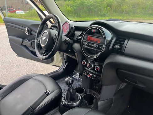 Used 2016 MINI Cooper 4-Door Hardtop FWD image 15