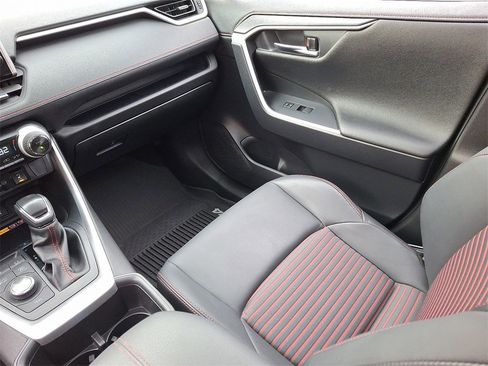 Certified 2022 Toyota RAV4 XSE image 16