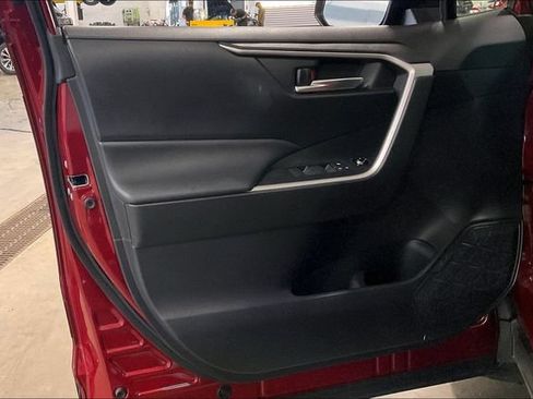 Used 2019 Toyota RAV4 XLE w/ Convenience Package AWD/4WD image 23
