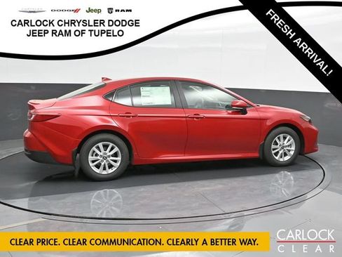 Used 2025 Toyota Camry LE w/ Convenience Package FWD image 4