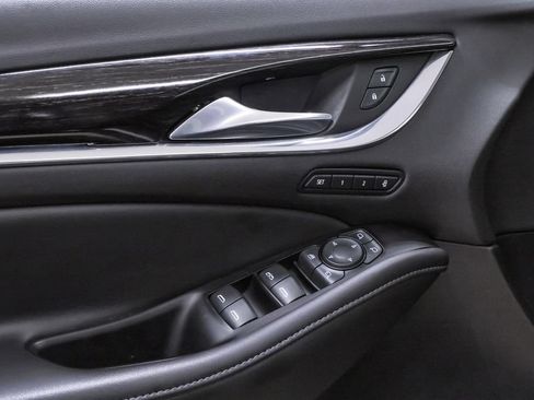 Used 2020 Buick Enclave Avenir w/ Avenir Technology Package FWD image 28