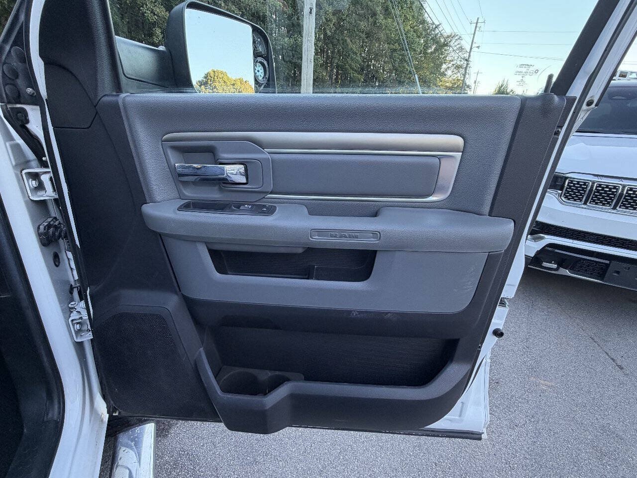 Used 2016 RAM 2500 SLT AWD/4WD image 25