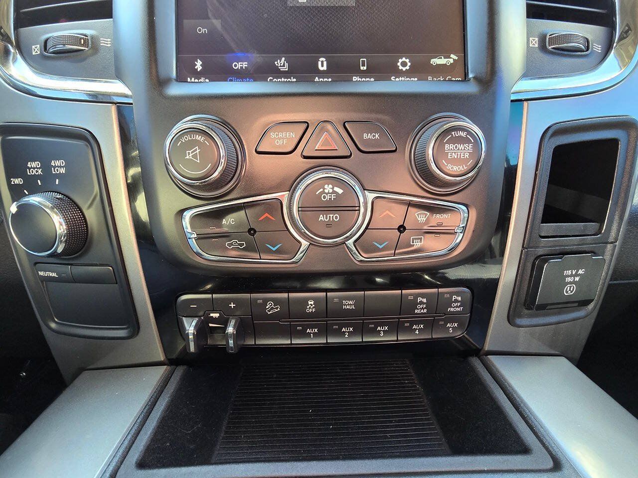 Used 2018 RAM 2500 Big Horn w/ Sport Appearance Group AWD/4WD image 22