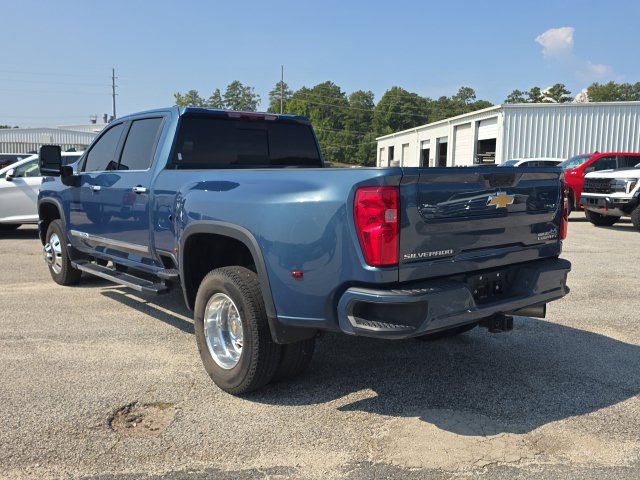 Used 2024 Chevrolet Silverado 3500 High Country w/ High Country Premium Package AWD/4WD image 3