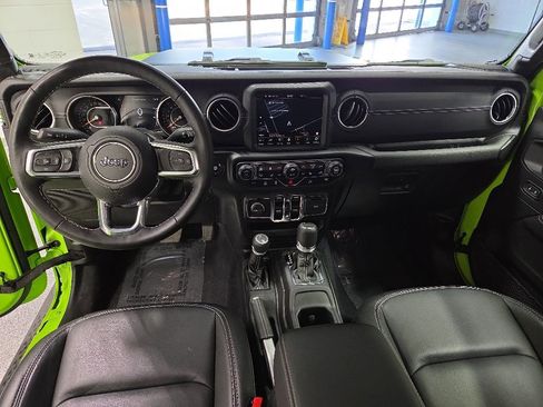 Used 2021 Jeep Gladiator Overland w/ Uconnect 4C Nav & Sound Group AWD/4WD image 11