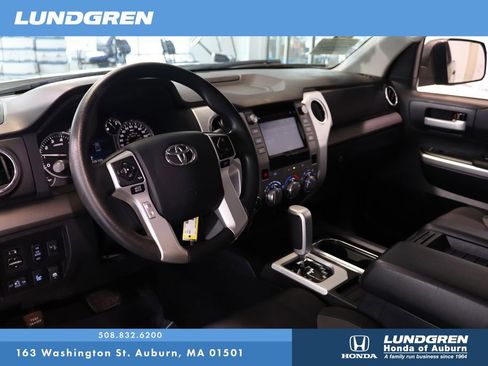 Used 2017 Toyota Tundra SR5 w/ SR5 Upgrade Package AWD/4WD image 8