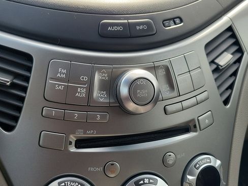 Used 2012 Subaru Tribeca Premium image 30