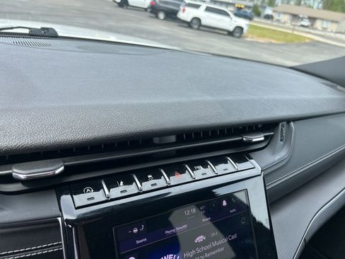 Used 2025 Jeep Grand Cherokee L Altitude image 26