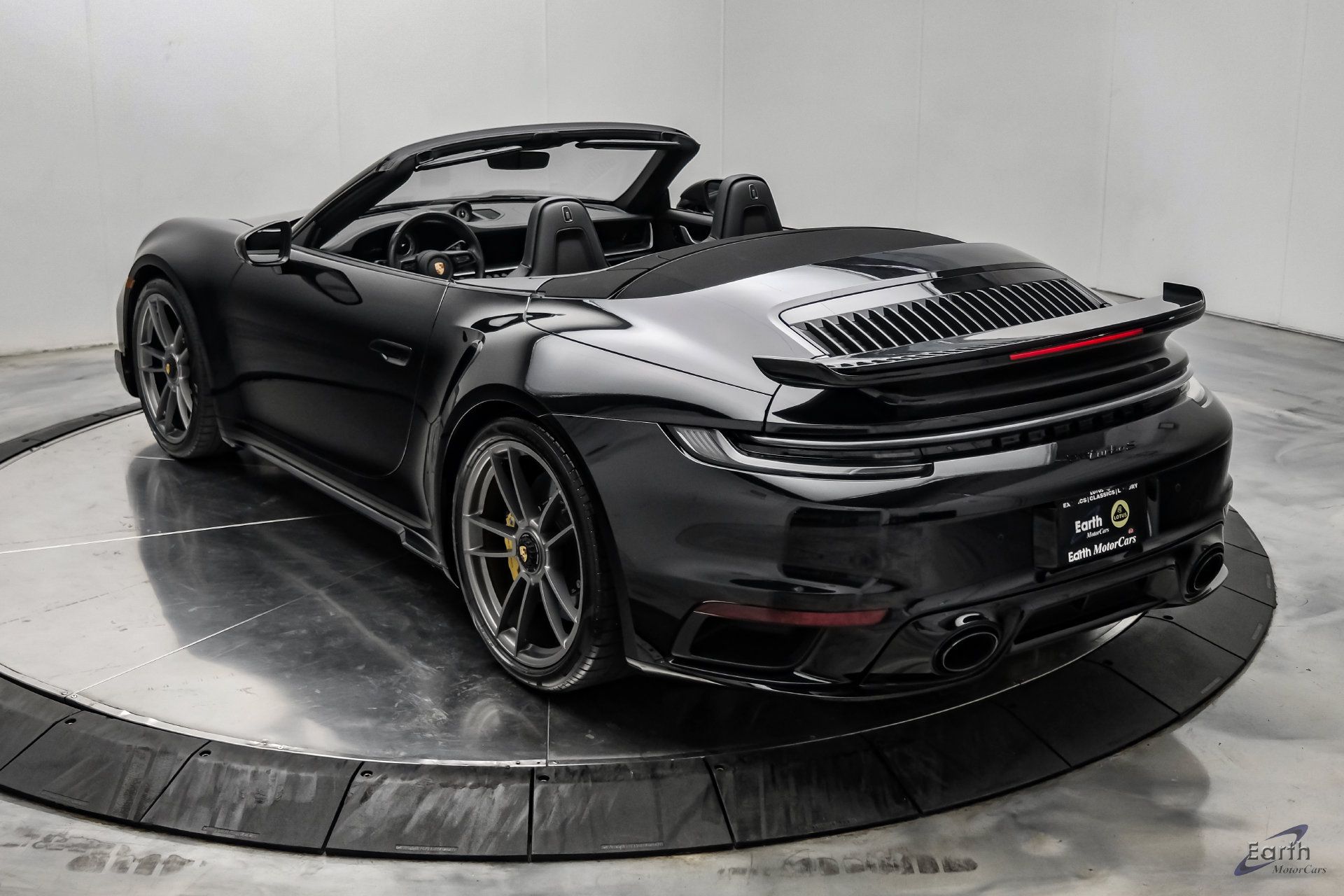 Used 2025 Porsche 911 Turbo S w/ Exterior Sport Package AWD/4WD image 14