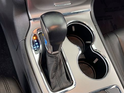 Used 2022 Jeep Grand Cherokee Limited image 17