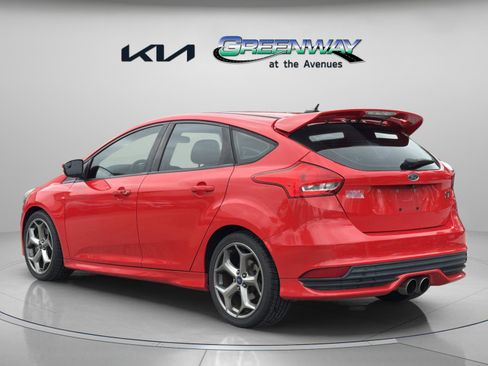 Used 2016 Ford Focus ST FWD image 5