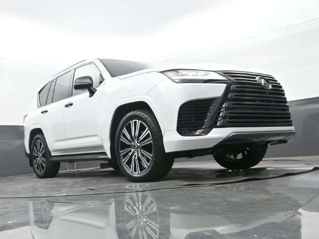 Used 2024 Lexus LX 600 4WD w/ Appearance Package image 23