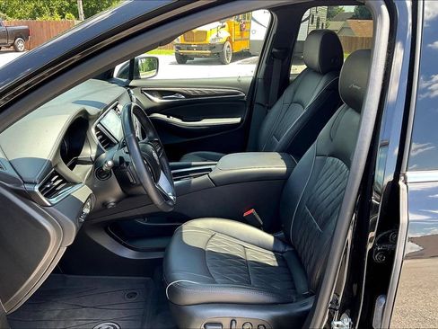 Used 2023 Buick Enclave Avenir w/ Trailering Package, 5000 lbs. AWD/4WD image 23