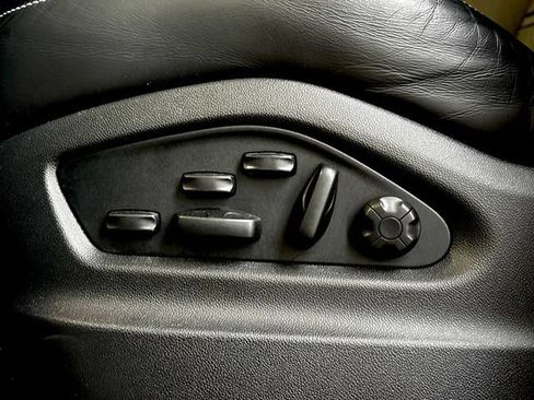 Used 2023 Porsche Cayenne Turbo AWD/4WD image 31