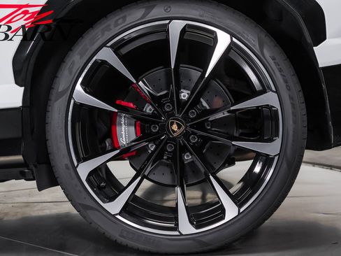 Used 2022 Lamborghini Urus AWD/4WD image 19